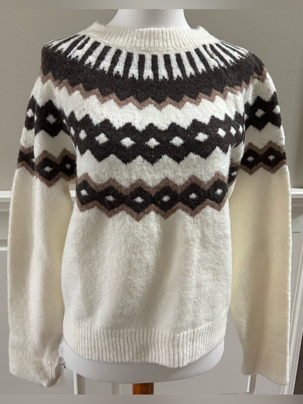 Avara by Pinch Cream & Brown Fair Isle Knit Sweater Cozy w zigzag pattern-Small